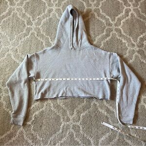 Alo - Cropped Hooded Sweater